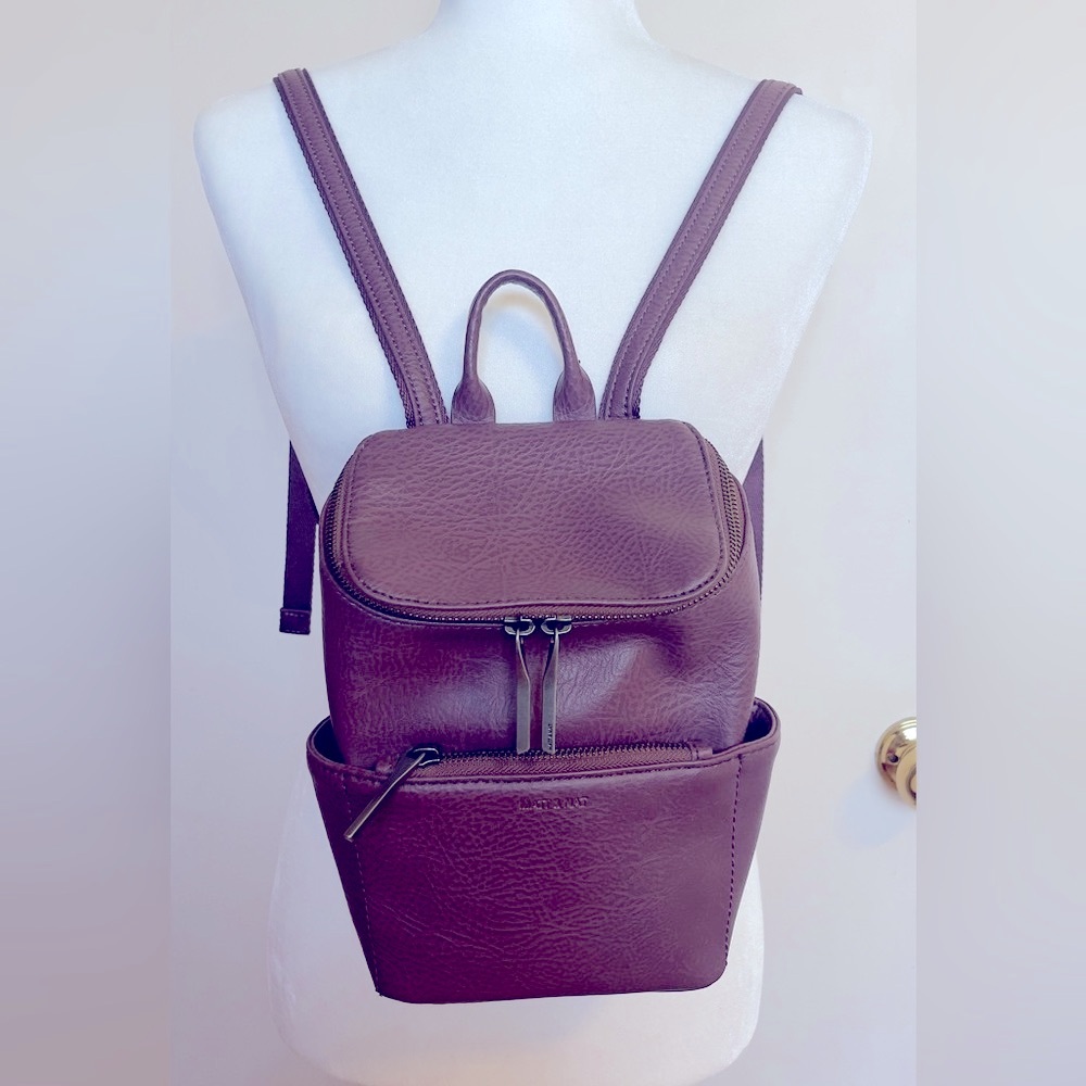 Matt & Nat Mauve Vegan Leather Back Pack, It's like  new.